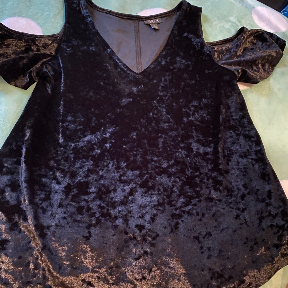Velvet black top
